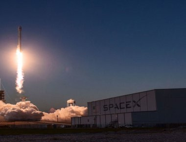 Βόλτα στο διάστημα με την SpaceX!